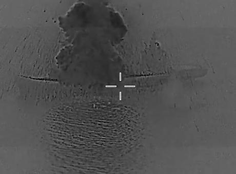 ABD Ordusu, İran’a Ait İHA Taşıyıcı Gemisini Vurdu: Görüntüler Yayınlandı