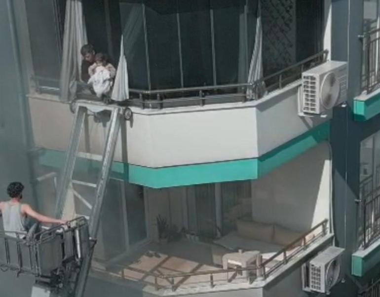 Adana'da Yangın Çıkaran Kadının İfadesi Şaşırttı: 'Canım Sıkıldı, Yatak Odasını Yaktım'