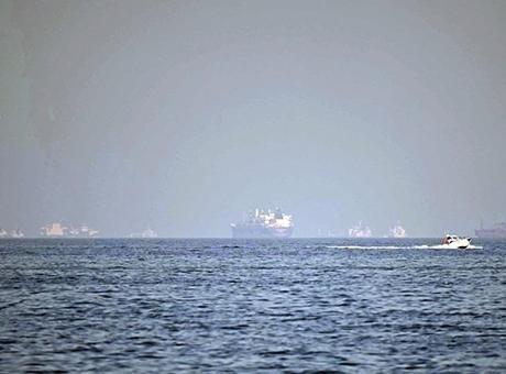 Hürmüz Boğazı'ndaki Kesinti Piyasalarda Şok Etkisi Yarattı