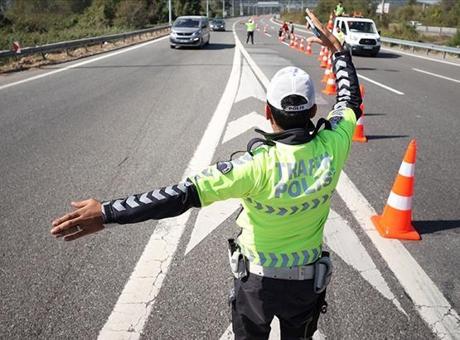 İstanbul'da Yarın Belirli Yollar Trafiğe Kapatılıyor