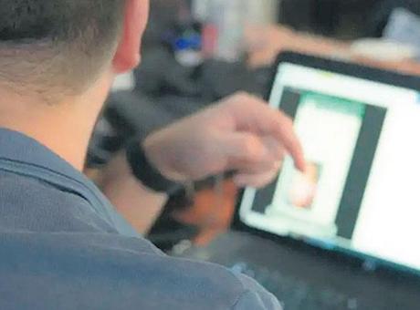 Ailelere Uyarı: Çocuk Fotoğraflarını Sosyal Medyada Paylaşmayın