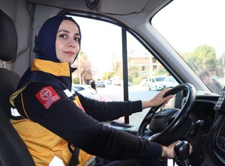 Kadınların Gücü Ambulans Direksiyonunda: Gülser Akıtürk’ün Hikayesi