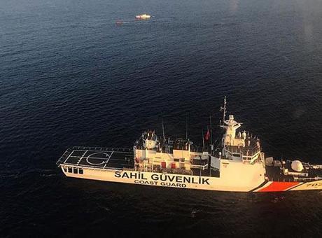 Antalya Finike Açıklarında Düzensiz Göçmenleri Taşıyan Bot Batarken, 14 Kişinin Cansız Bedenine Ulaşıldı