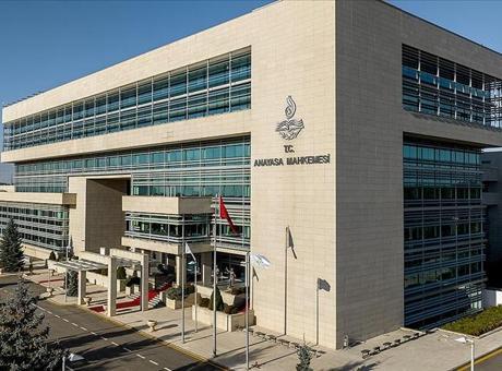 Anayasa Mahkemesi'nden Sağlık Çalışanlarına Müjdeli Haber: Nöbet Ücret Sınırı İptal Edildi