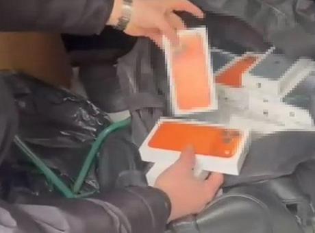 İstanbul'da Kaçak Cep Telefonu Operasyonu: 9 Gözaltı