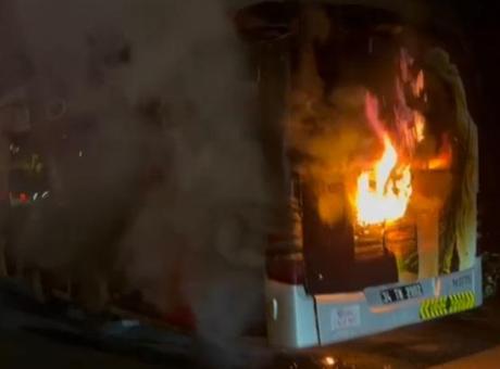 15 Temmuz Şehitler Köprüsü'nde Seyir Halindeki Metrobüs Yangını