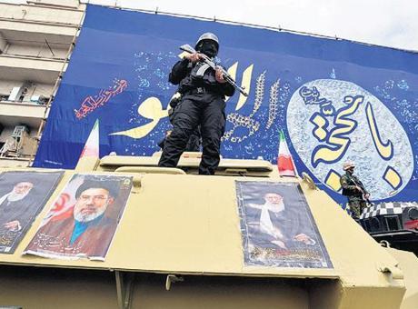 Hamaney'den İlk Mesaj: Hürmüz Boğazı Kapatılacak