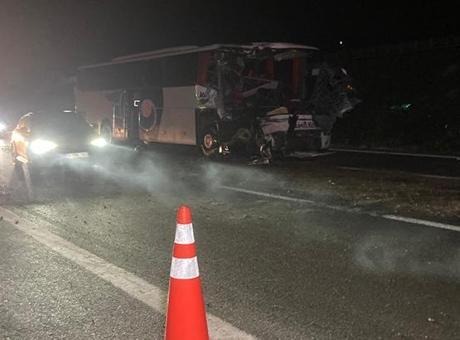 Ankara'da Yolcu Otobüsü ile TIR Çarpıştı: 1 ölü, 15 yaralı
