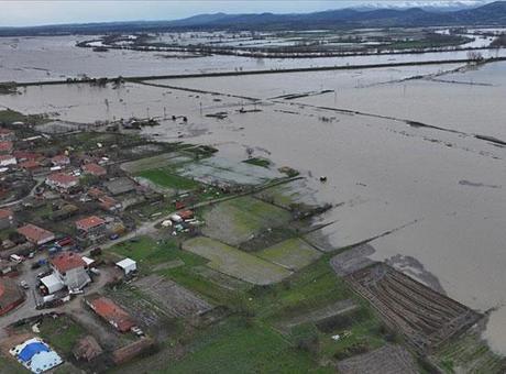 Edirne'de Tunca Nehri Kıyısında Toprak Kayması Oluştu
