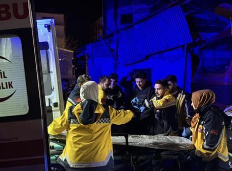 Aile İçi Şiddet Faciası: Genç, Babası ve Kardeşini Öldürdü, Babaannesini Yaraladı