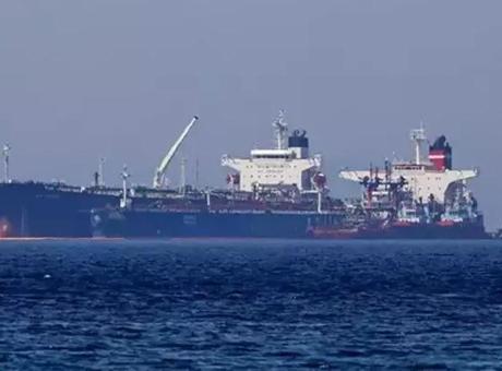 Umman Denizi'nde Tankere Bilinmeyen Cisim İle Saldırı Şüphesi