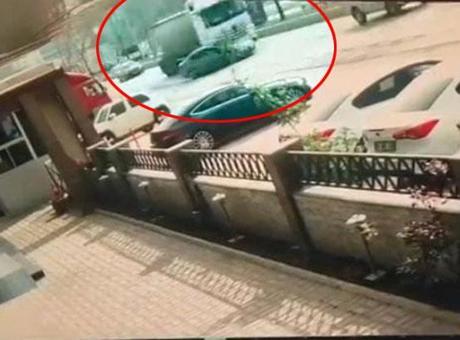 Kestel'de TIR, Otomobili Metrelerce Sürükledi: Olayın Ayrıntıları