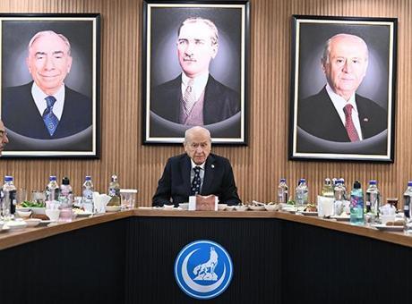 Bahçeli, Ülkü Ocakları Eğitim ve Kültür Vakfı'nı Ziyaret Etti