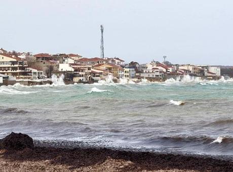 Kuzey Ege'de Fırtına Beklentisi: Rüzgar Hızı 75 km/saat Olacak