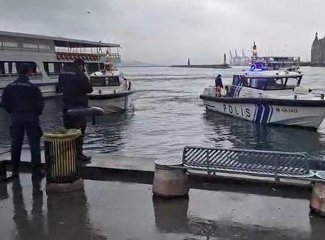 Kadıköy'de Denizde Erkek Cesedi Bulundu: Olayla İlgili Soruşturma Başlatıldı