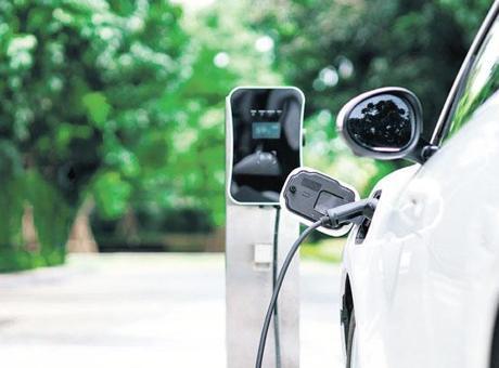 Elektrikli Araç Şarjında Yeni Düzenlemeler: Anlık Fiyat ve Müsaitlik Bilgisi Zorunlu Olacak