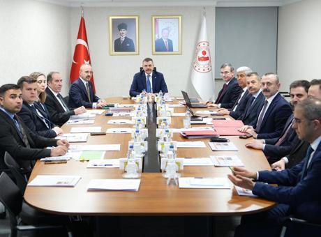 Bakan Çiftçi, Hukuk Hizmetleri Genel Müdürlüğü'nün Çalışmalarını Değerlendirdi