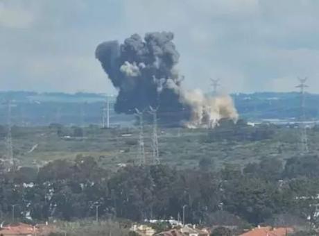 İran, İsrail'in Enerji Santraline Füze Saldırısı Düzenledi!