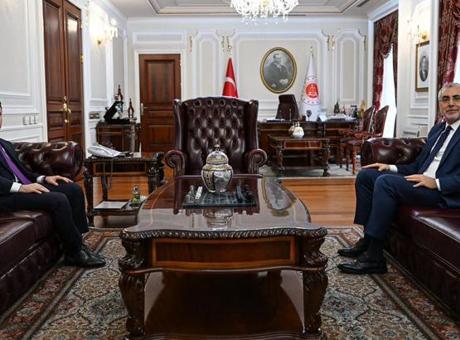 Adalet Bakanı Gürlek, Çalışma ve Sosyal Güvenlik Bakanı Işıkhan ile Verimli Bir Toplantı Gerçekleştirdi