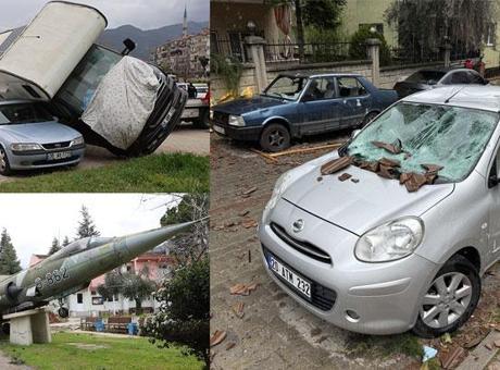 Şiddetli Rüzgar Şehri Vurdu: Çatılar Uçtu, Ağaçlar Devrildi