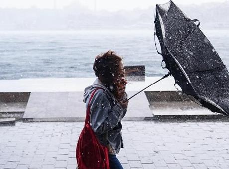 Meteoroloji Genel Müdürlüğü'nden Sel ve Fırtına Uyarısı: Nisan Ayında Dikkatli Olun!