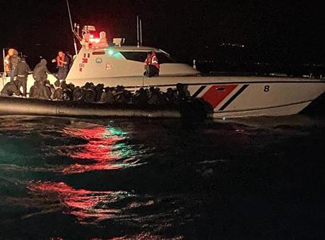 Balıkesir Açıklarında Kurtarılan 39 Düzensiz Göçmen İnsani Yardımlarla Desteklendi