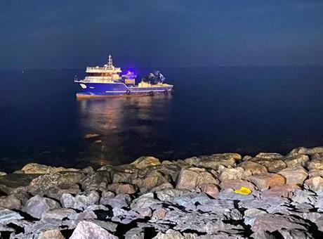 Karaya Oturan Balıkçı Teknesinin Kaptanı Güvenle Tahliye Edildi