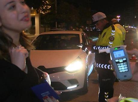 Alkol Denetiminde ehliyeti iptal edilen sürücüden dikkat çeken tepki