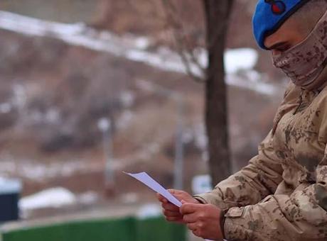 Kahyalı İlkokulu Öğrencilerinden Mehmetçiğe Duygu Dolu Mektuplar