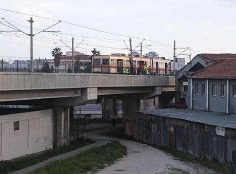 Adana'da Hafif Raylı Sistem Kazası: Vagon Raydan Çıktı