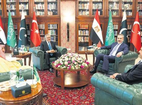 Dörtlü Diplomatik Zirve: Türkiye'nin Çabaları ve Bölgedeki Gerginlik