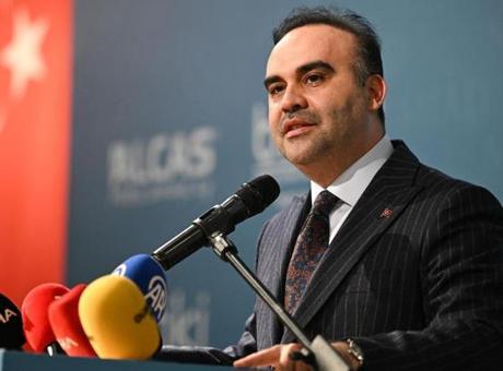 Bakan Kacır'dan Teknoloji Vurgusu: Kuvvetli Olmak Artık Gereklilik