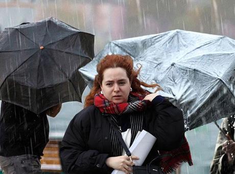 Meteoroloji Uyardı: Yarın 34 İlde Güçlü Yağışlar ve Fırtına Bekleniyor