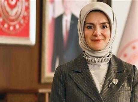 Bakan Göktaş, Türkiye'yi OECD'nin İlk 10'una Sokacak Doğum İzni Düzenlemesini Açıkladı