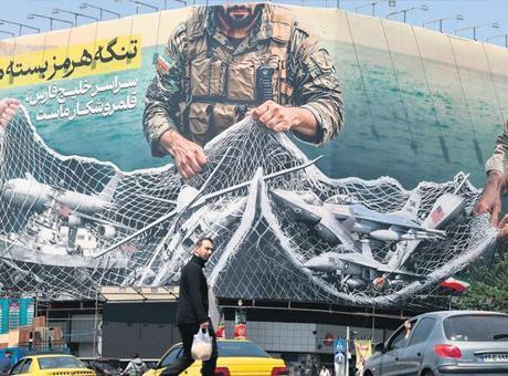 Hürmüz Boğazı'nda Kritik Gelişmeler: ABD ve İran Arasındaki Gerilim Devam Ediyor