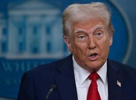 Trump, ABD'nin Hürmüz Boğazı Ablukasını 'Korsanlık' Olarak Nitelendirdi