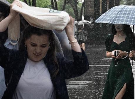 Meteoroloji'den Önemli Uyarı: 43 İl İçin Sarı Kodlu Alarm ve İstanbul'da Fırtına Bekleniyor
