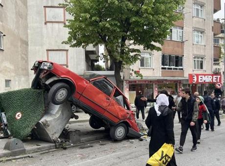 İstanbul Bağcılar'da Freni Boşalan Kamyon Dehşet Saçtı