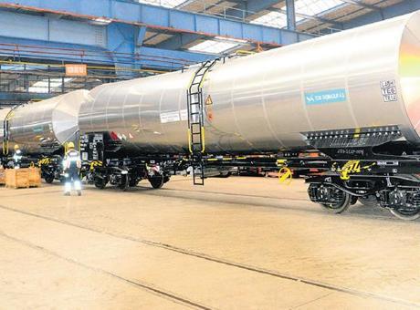 Güneş Enerjisiyle Çalışan Tank Taşıma Vagonları Üretilecek