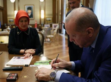 Cumhurbaşkanı Erdoğan'dan Türk Kızılay'a Kurban Bağışı