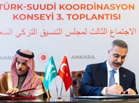 Türkiye ve Suudi Arabistan'dan Vize Muafiyeti Anlaşması: Hangi Pasaportlar Muaf Olacak?
