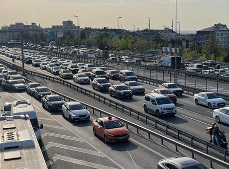 İstanbul'da Akşam Trafik Yoğunluğu Yüzde 78'e Ulaştı