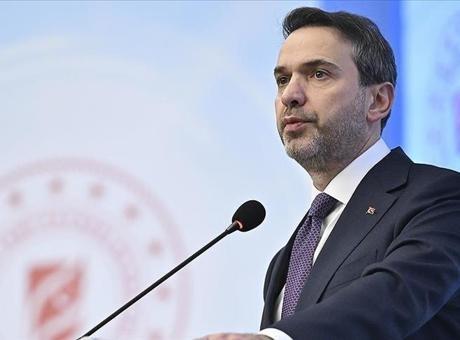 Bakan Bayraktar, SAHA 2026 Fuarı'nda Savunma Teknolojilerini İnceledi