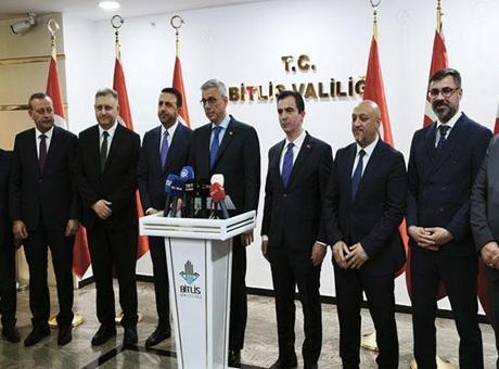 Sağlık Bakanı Memişoğlu, Bitlis'te Sağlık Hizmetlerini Güçlendirme Vizyonunu Paylaştı