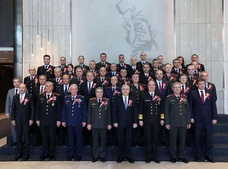 Bakan Güler Anıtkabir'i Ziyaret Etti: OYAK'ın 66. Genel Kurulu İçin Önemli Adım