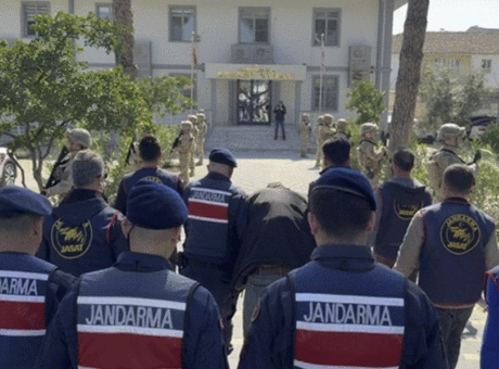 Aydın'da Annesini Öldürenin Arkadaşı Tutuklandı: Kanıtlar Ortaya Çıktı