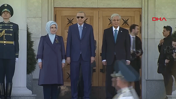 Cumhurbaşkanı Erdoğan, Kazakistan'da Resmi Törenle Karşılandı