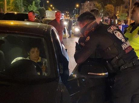 Bursa’da Devriye Ekipleri Kaçan Sürücüyü Yakaladı: 3 Farklı Ceza Kesildi