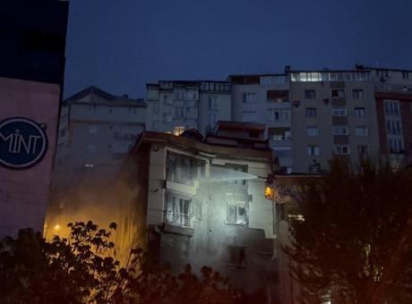 Şişli'de Motosiklet Yangını: 4 Katlı Bina Büyük Tehlike Atlattı