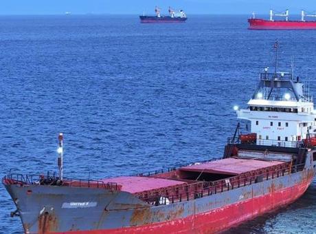 İran ve ABD'den Hürmüz Boğazı'na İlişkin Önemli Açıklamalar: Avrupa Ülkeleri İzin Talep Ediyor